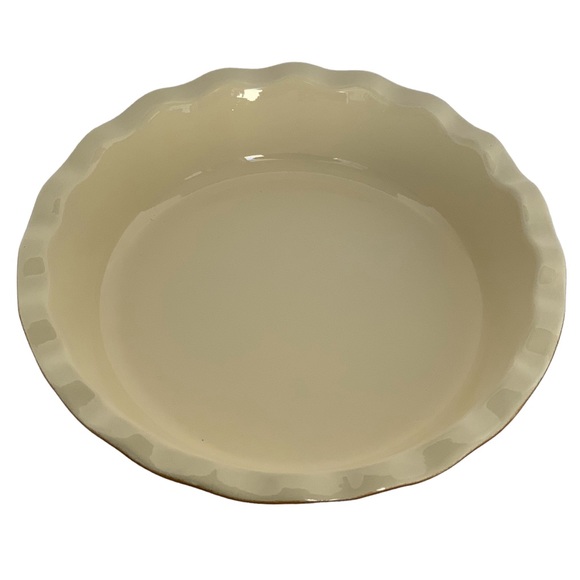 Emile Henry 10” Round Ruffled-Edge Pie Plate Pie Dish - Picture 4 of 9